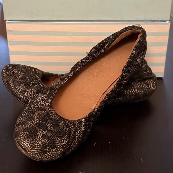 Elorie Bella Ballet Flats 7M – Black/White Cobra Print, Gently Used - Picture 1 of 3